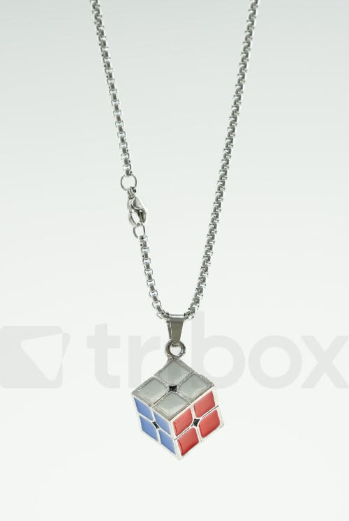2x2x2 キューブ型ネックレス